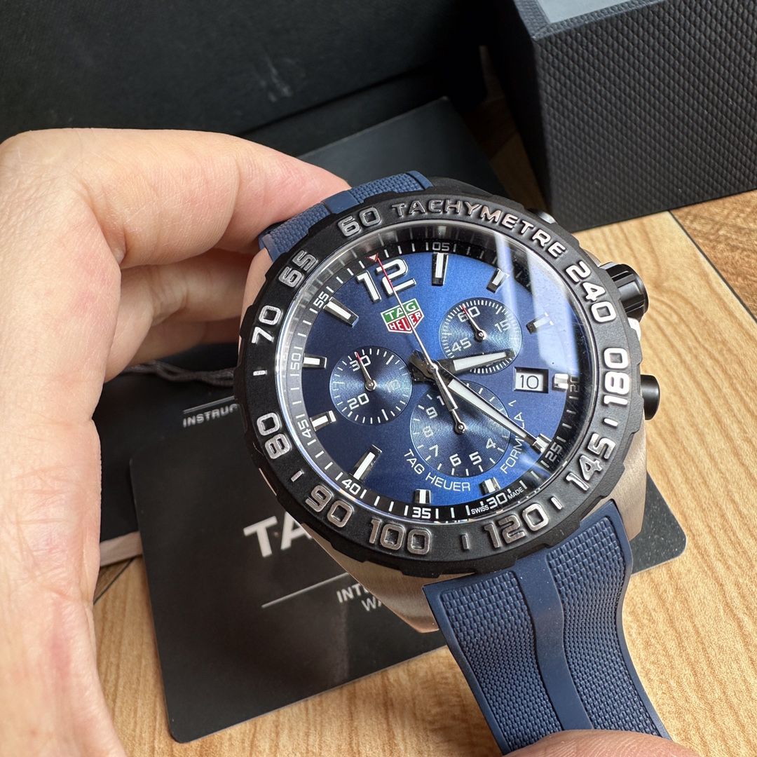TAG Heuer F1 Replica Horloge: Super Clone Kwaliteit met Betaling bij Levering 1110414500 - front view | Tag Heuer
